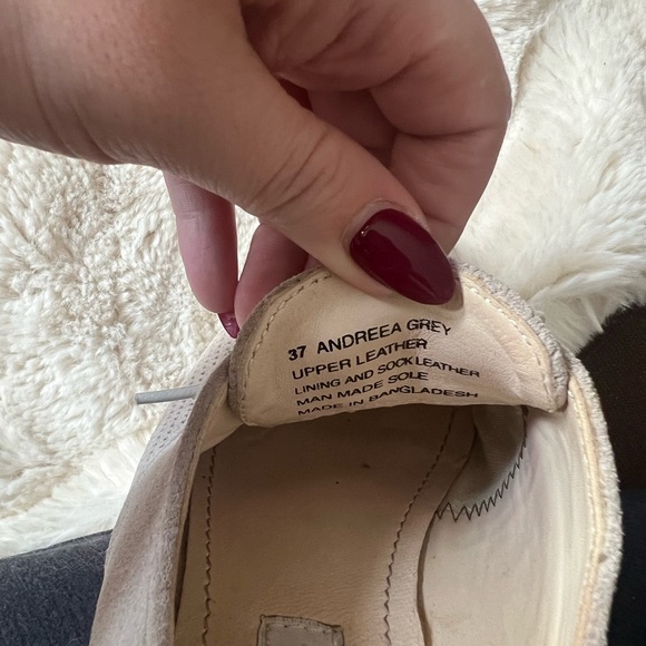 Steve Madden Lace Ups - Picture 2 of 3